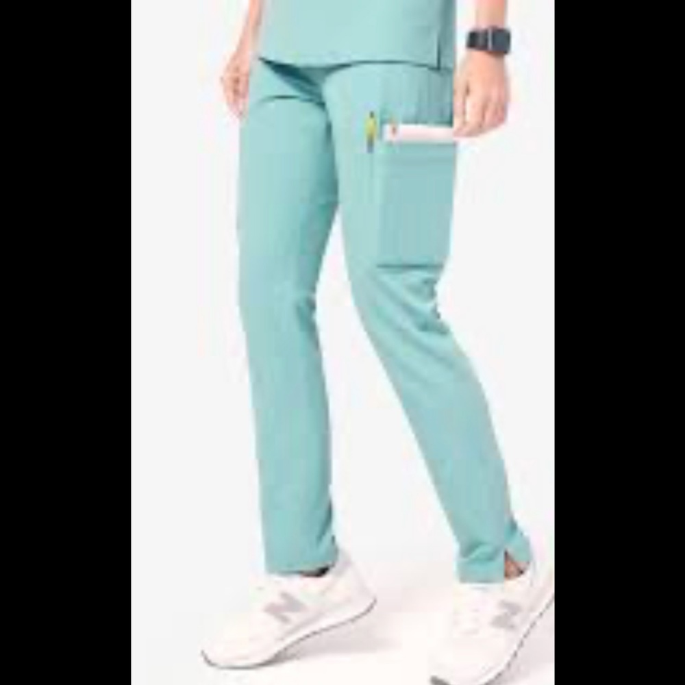 😍 🌊 SEA GLASS FIGS 👖 SCRUB PANTS. Kade.